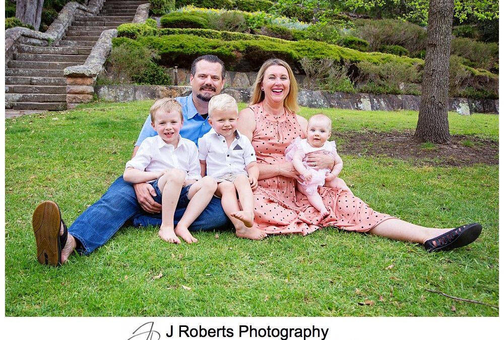 Cute Don’t Mess With Her Poses – Family Portrait Photography Sydney Weekday 40mins 40 images Session Echo Point Roseville Chase